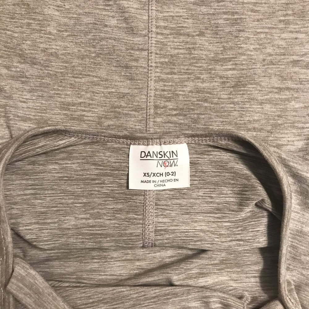 💥2/$15💥 Yoga top - Picture 3 of 3